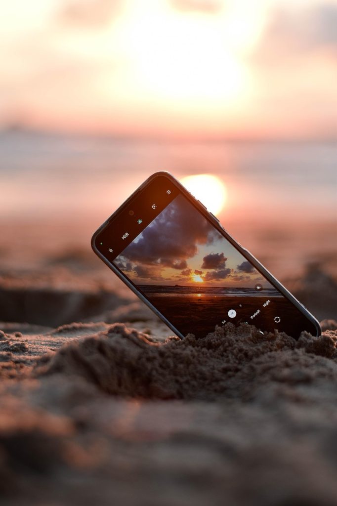 smartfon zachód słońca